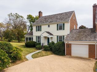 23 Ednam Village St, Charlottesville, VA 22903