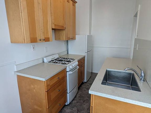 2nd image of 1065 Bush St APT 16