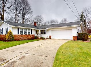 30201 Meadowview Dr, Wickliffe, OH 44092