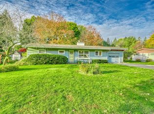 37 White Hill Dr, Rochester, NY 14625