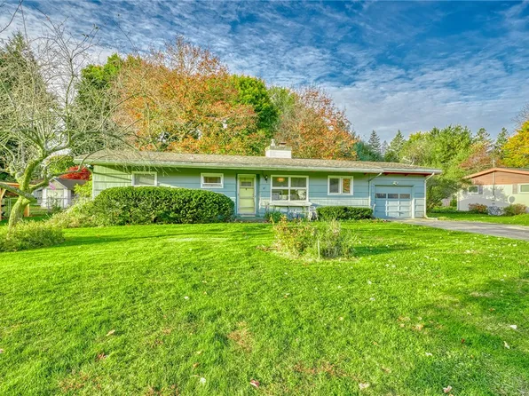 37 White Hill Dr, Rochester, NY 14625