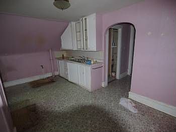 2nd image of 326 Walnut Ave