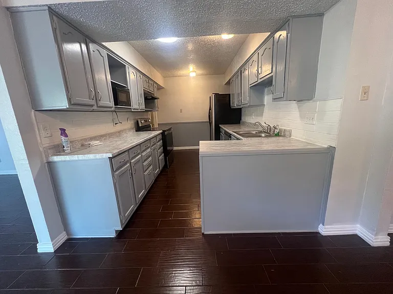 6004 Pinto Cir — Photo 5