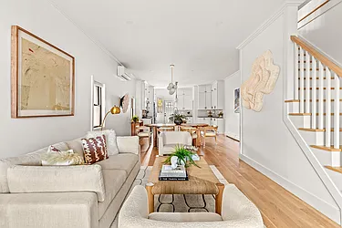 4 Reeve Place, #TWNHSE