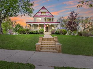 427 2nd St NE, Faribault, MN 55021