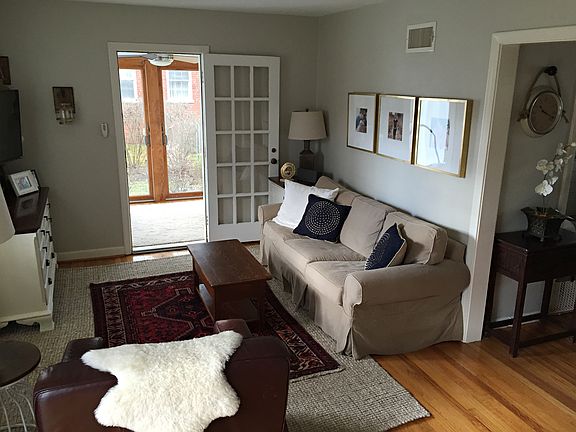 2nd image of 1004 Greenway Ln