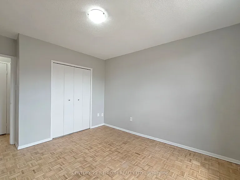 90 Holgate St #406 — Photo 6
