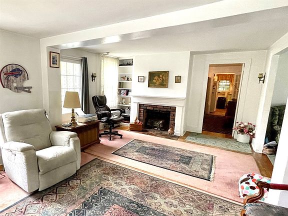 5th image of 53 Paige St