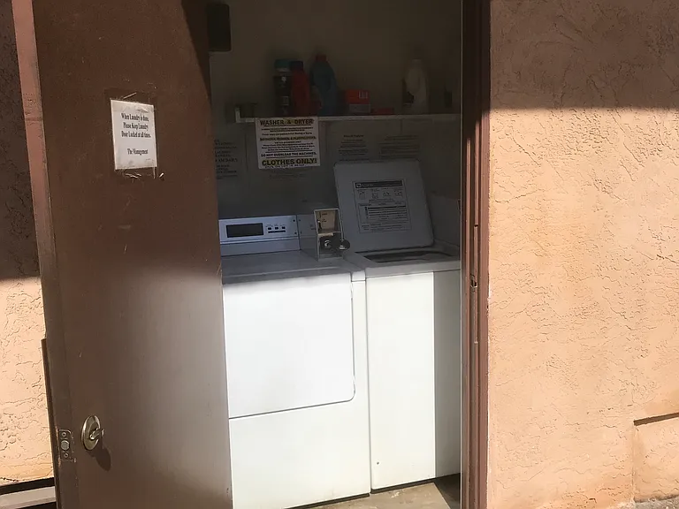 Onsite Laundry Room: Commercial
Washer and Dryer