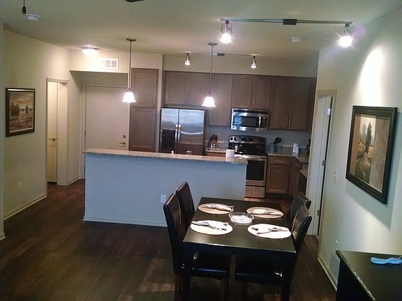 4th image of 3001 Rush St APT 3211