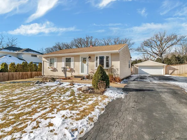 7728 Westview Ln, Woodridge, IL 60517