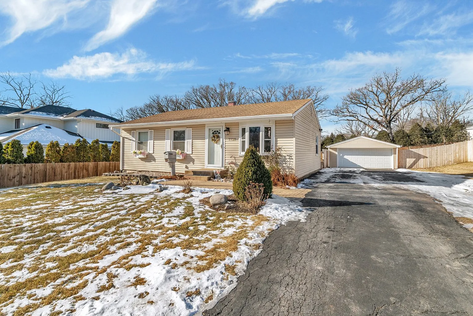 7728 Westview Ln photo 1