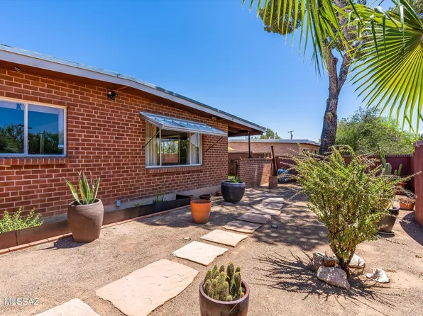 5719 E 10th St, Tucson, AZ 85711