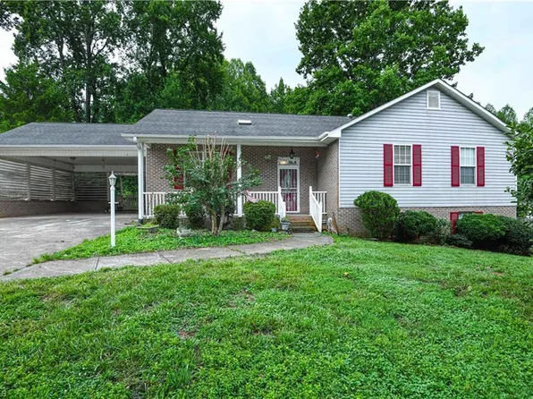 3810 Crickett Ln, Winston Salem, NC 27105