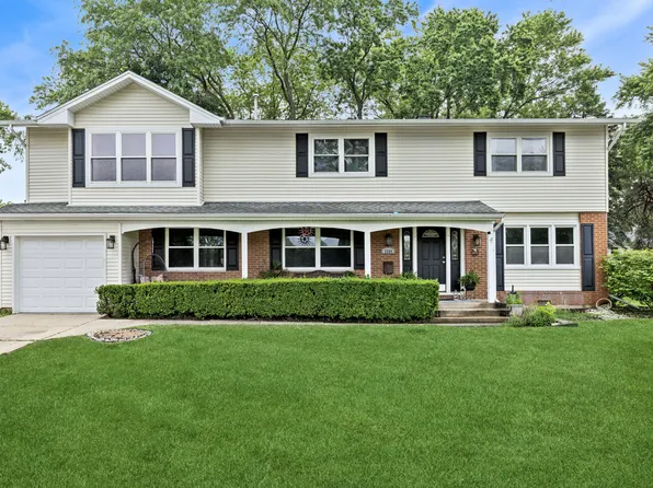 1144 E Anderson Dr, Palatine, IL 60074