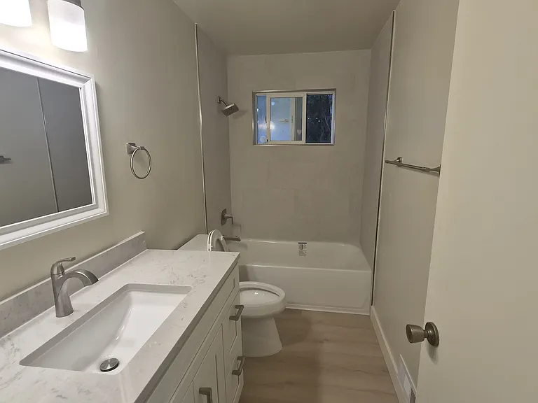 4890 Castlewood Dr — Photo 5