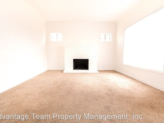3rd image of 4318 Lamont St