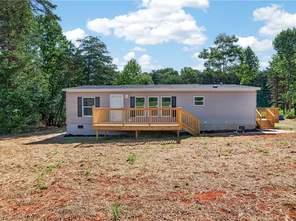 3785 Rockford Rd, Dobson, NC 27017
