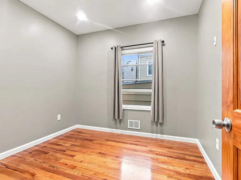 88 Poplar St #1 — Photo 11