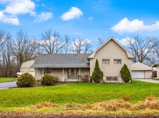 1421 W Broadview Ave, Steger, IL 60417