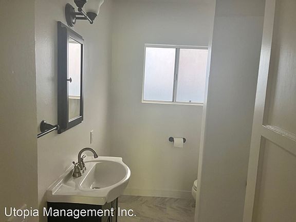 4th image of 508 E Valencia Ave #B