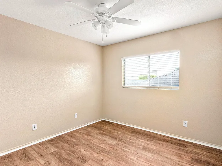 216 Willow Crst — Photo 13