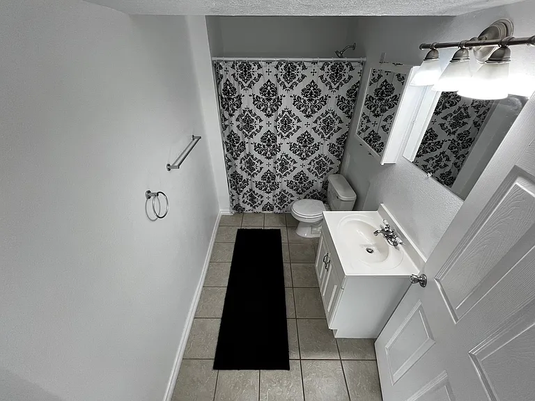 1139 N 900 W — Photo 5