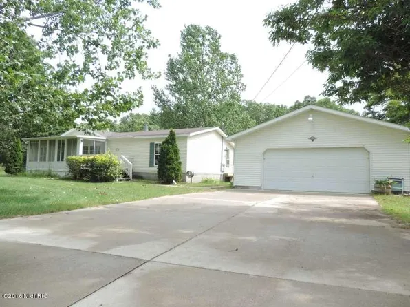 11142 Sikkenga Rd, Montague, MI 49437