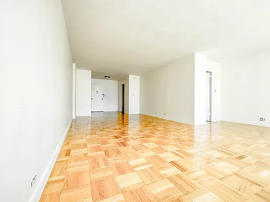 Rented by Manhattan Realty Group | media 12