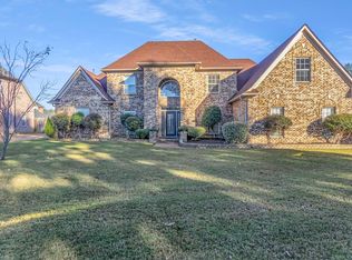 9150 Forest Island Dr S, Collierville, TN 38017