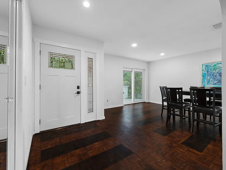 1764 Linwood Cir — Photo 26