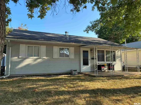 1823 Highland Dr N, Quincy, IL 62301