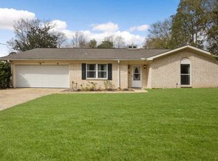 13729 Puerto Dr, Ocean Springs, MS 39564