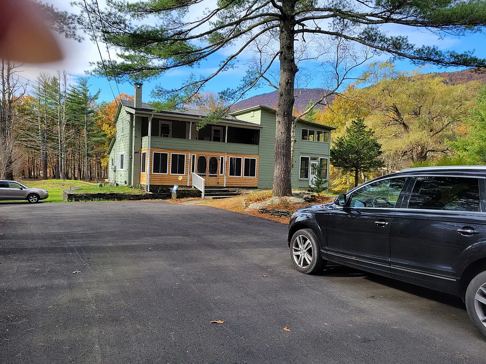 697 Bogart Rd