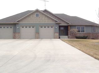 1655 Mahogany Ct SW, Hutchinson, MN 55350