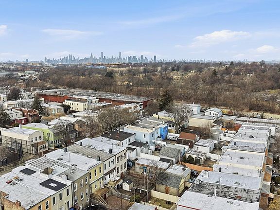 3rd image of 7019 71st Street