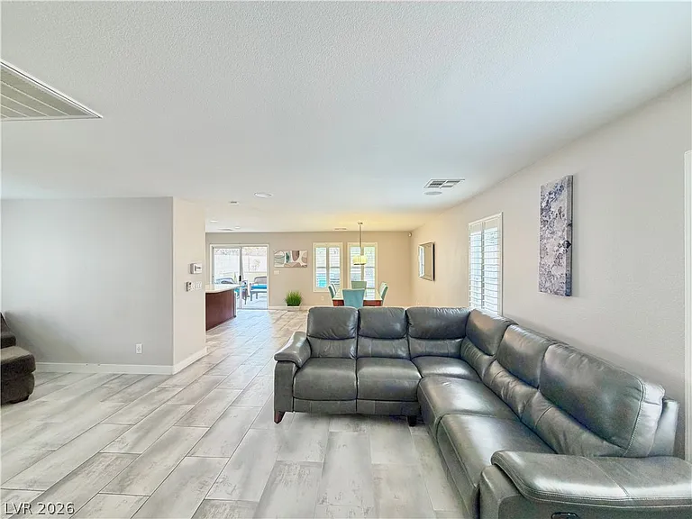 7449 Easingwold Dr — Photo 8