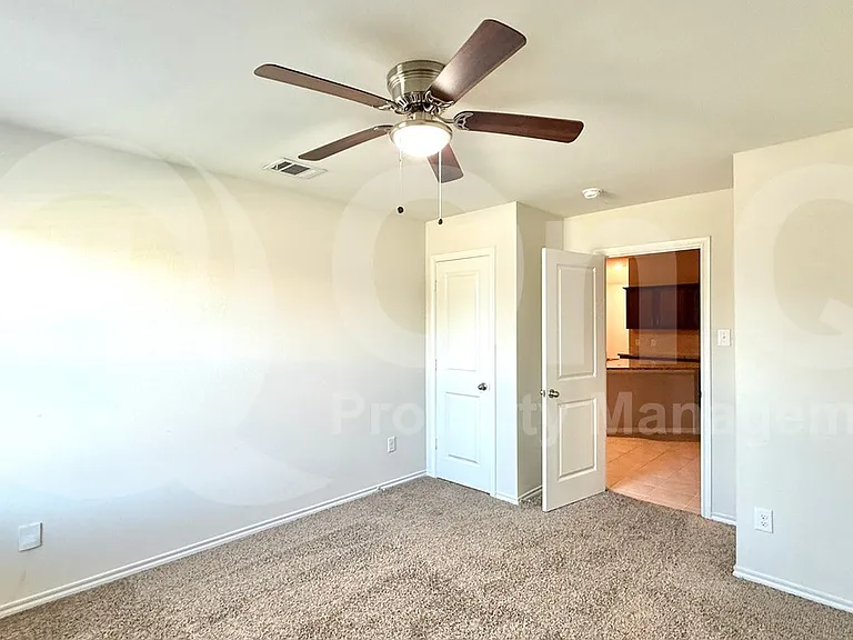 1113 Meadow Side Dr — Photo 14