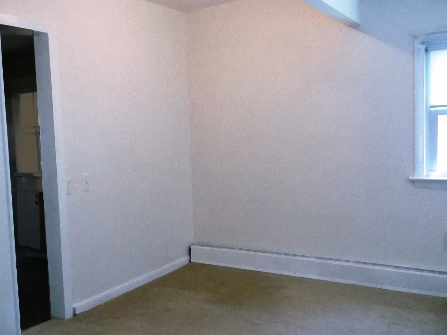 Studio, 300 sqft, $1,400 — Photo 4