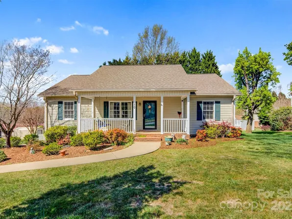 10 Fox Ridge Dr, Granite Falls, NC 28630