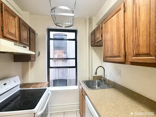 Rented by Sovereign Associates | media 6