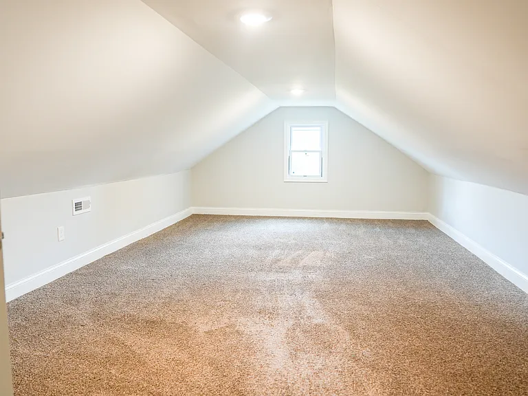 2205 Southern Ave — Photo 24