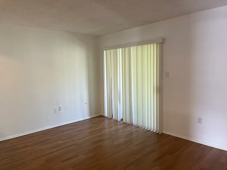 Completely Renovated Upstairs 2 Bedroom in NE Heights — Photo 21