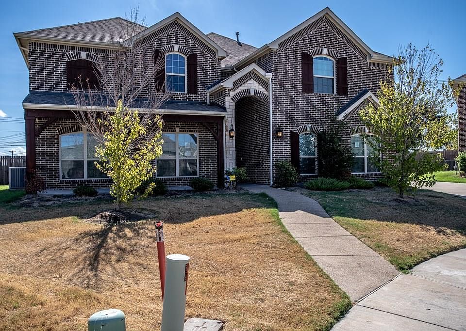 1st image of 812 Rolling Hills Ln