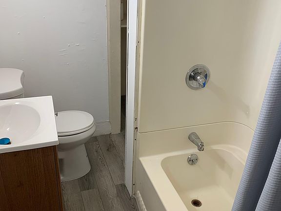 4th image of 73 Oak St #5