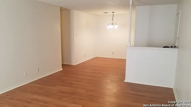 2 bed, 2.0 bath, 4472 sqft, $1,050 — Photo 4