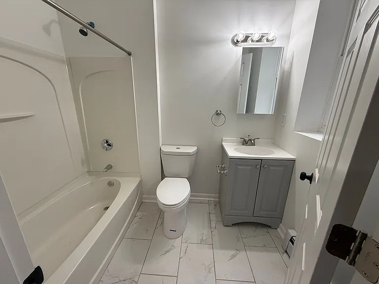 31 Park St #33 — Photo 32