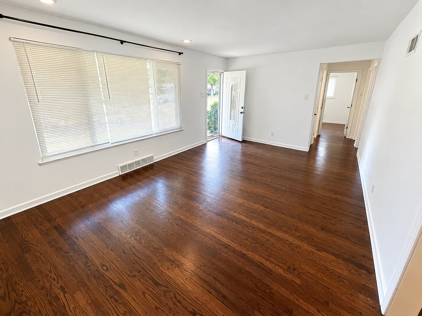 2 bed, 1026 sqft, $2,200 — Photo 2