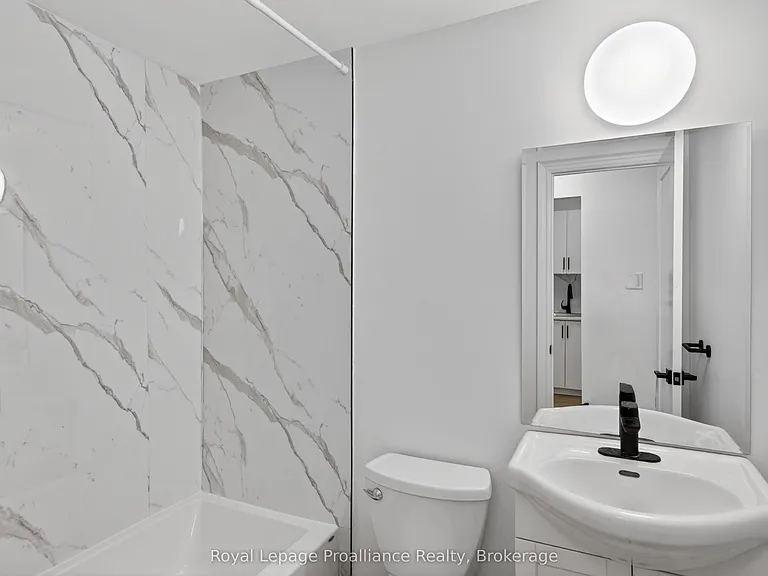 169 Hazlitt St #3 — Photo 11