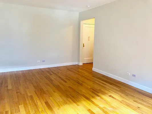 Rented by Stonehenge NYC LLC | media 12